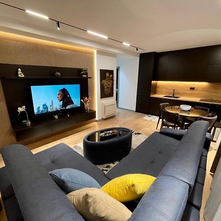 Queens Luxury Apartments Tirana Exterior foto