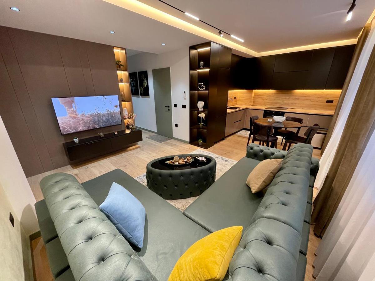 Queens Luxury Apartments Tirana Exterior foto