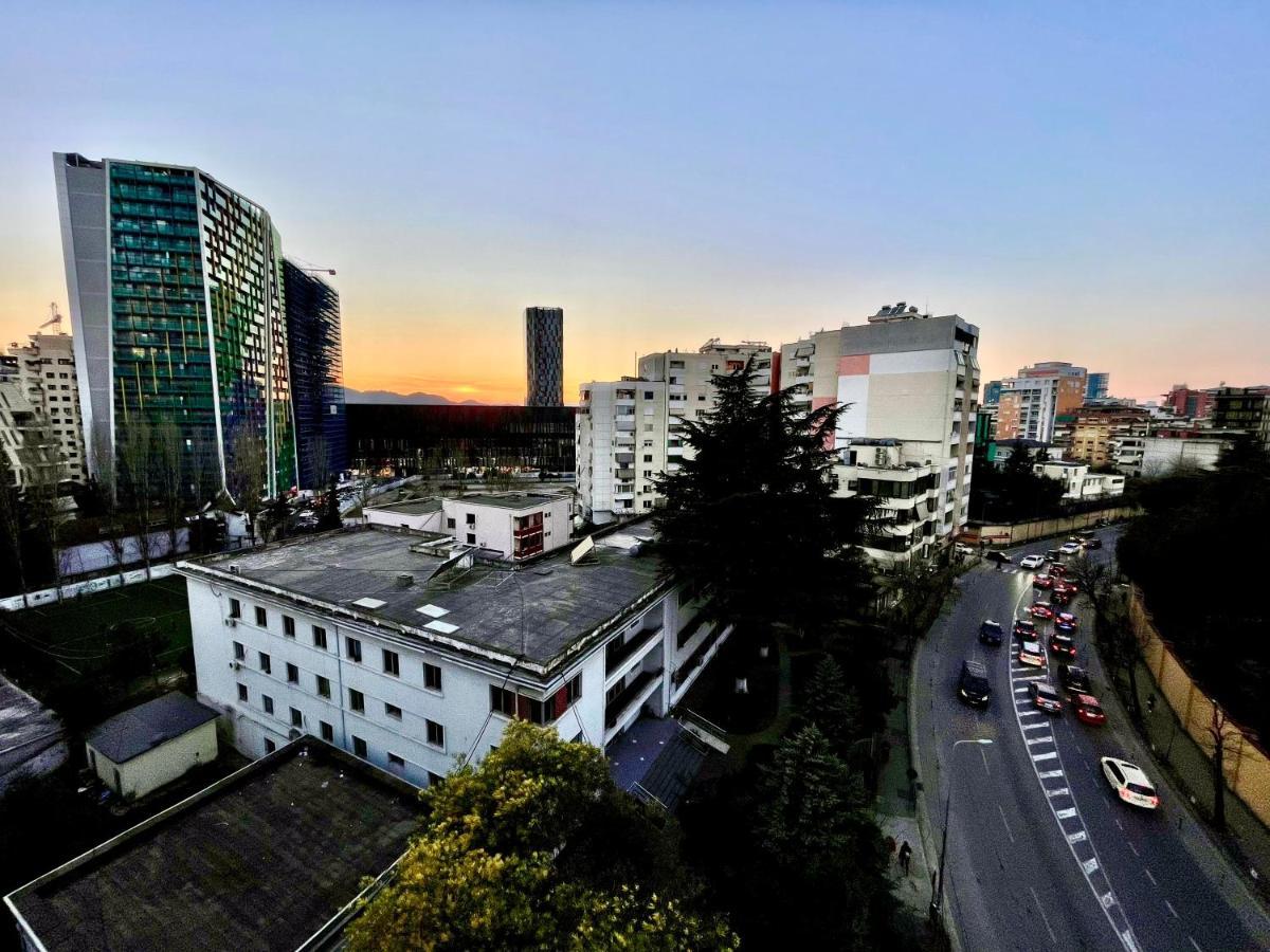 Queens Luxury Apartments Tirana Exterior foto
